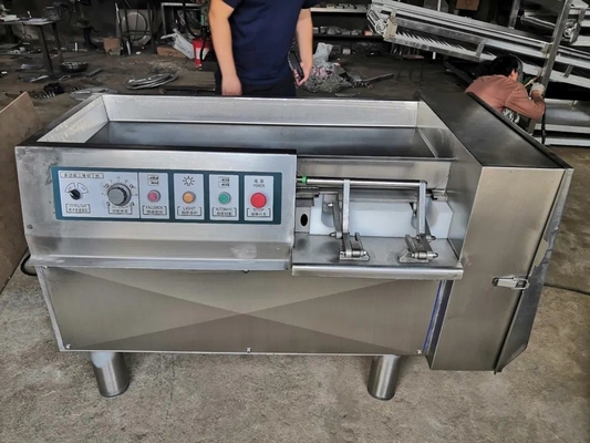 Aumente la eficiencia de su línea de producción con la máquina de decoración de carne congelada de 3 kW