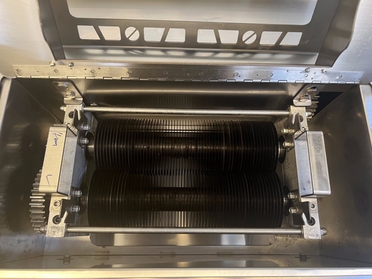 Máquina para cortar carne de procesamiento térmico para carne de cordero y carne de res congelada Capacidad 500 kg