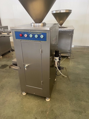 Máquina para hacer salchichas de 60L con construcción y paquete resistentes Tamaño de 120cm * 800cm * 120cm
