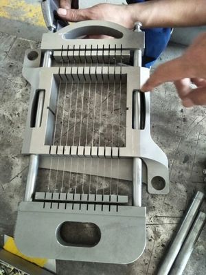 1480x800x980mm Máquina de cortar por cortes de pollo y carne de aves de corral para cortar por cortes de gran capacidad